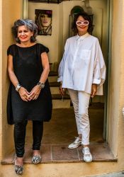 01-11-J-PK Loekke-Two ladies in Saint tropez